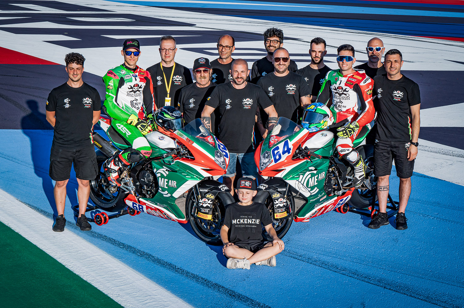 In pista per la prima volta con una moto italiana | Dentro&Fuori